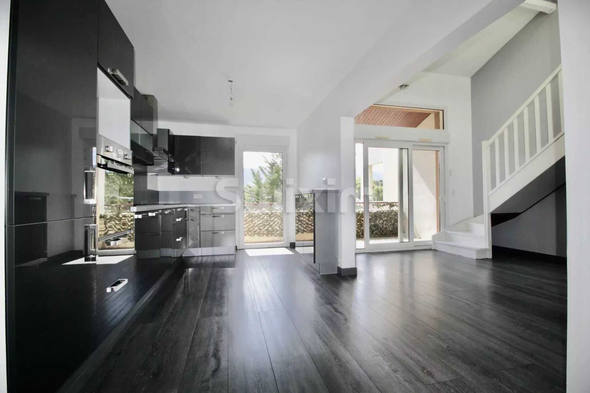 apartment 5 Rooms for sale on Saint-Julien-en-Genevois (74160) Sale Apartment Saint-Julien-en-Genevois 5 Rooms 101.41 m²