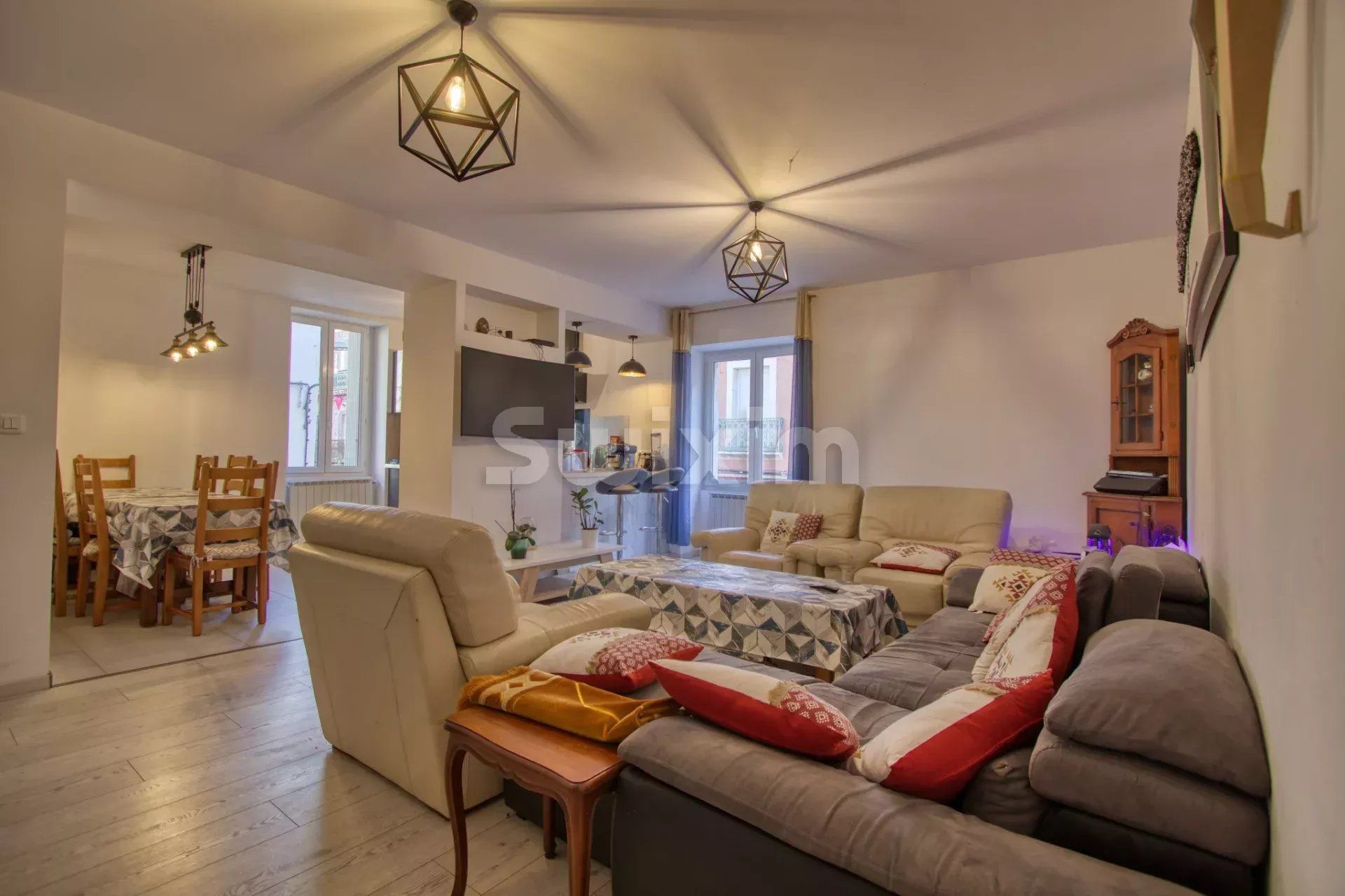 building 22 Rooms for sale on Bessèges (30160)