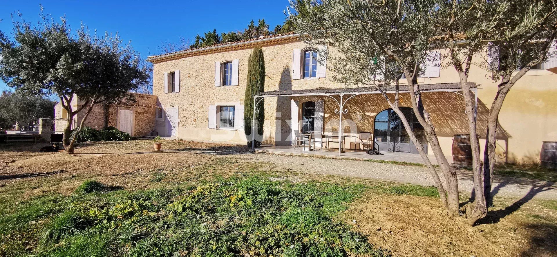 wine estate 8 Rooms for sale on Tulette (26790)