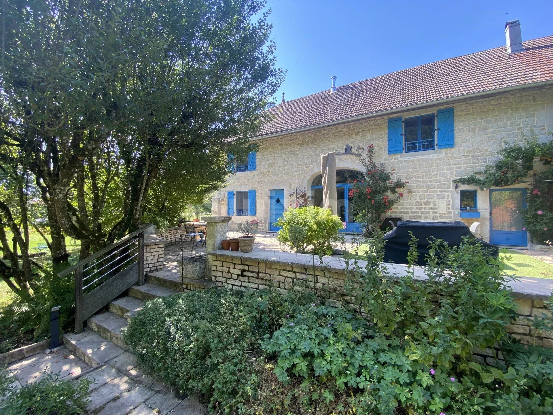 propiedad 8 Salas en venta en Les Chalesmes (39150) Venta Propiedad Les Chalesmes 8 Salas 195.8 m²