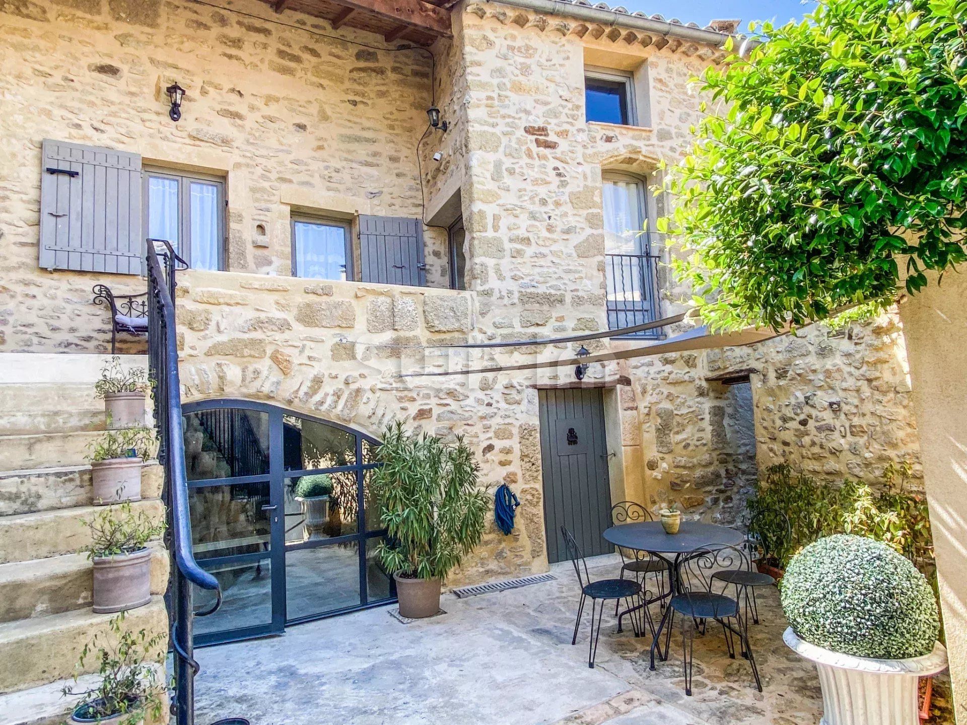 maison 8 Pièces en vente sur Lussan (30580)