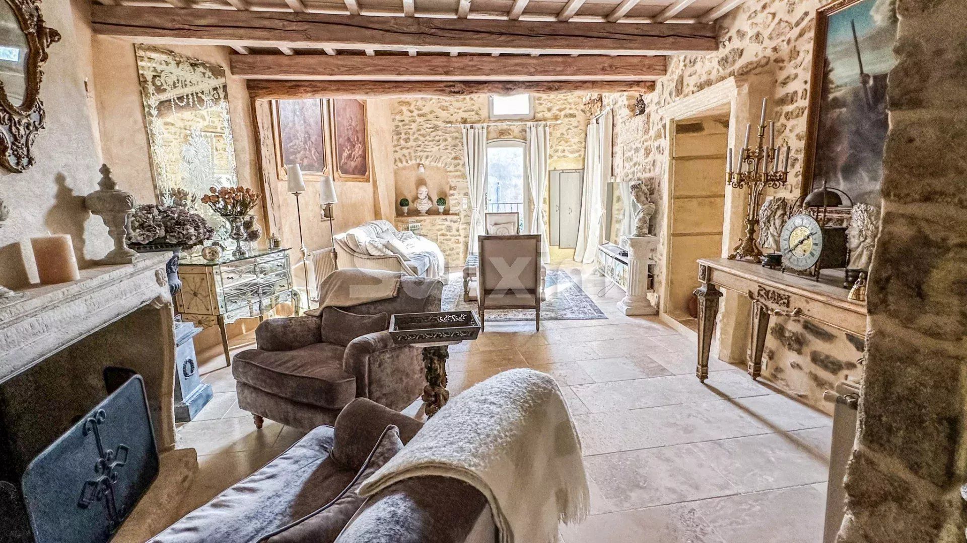 casa 8 Camere in vendita su Uzès (30700)