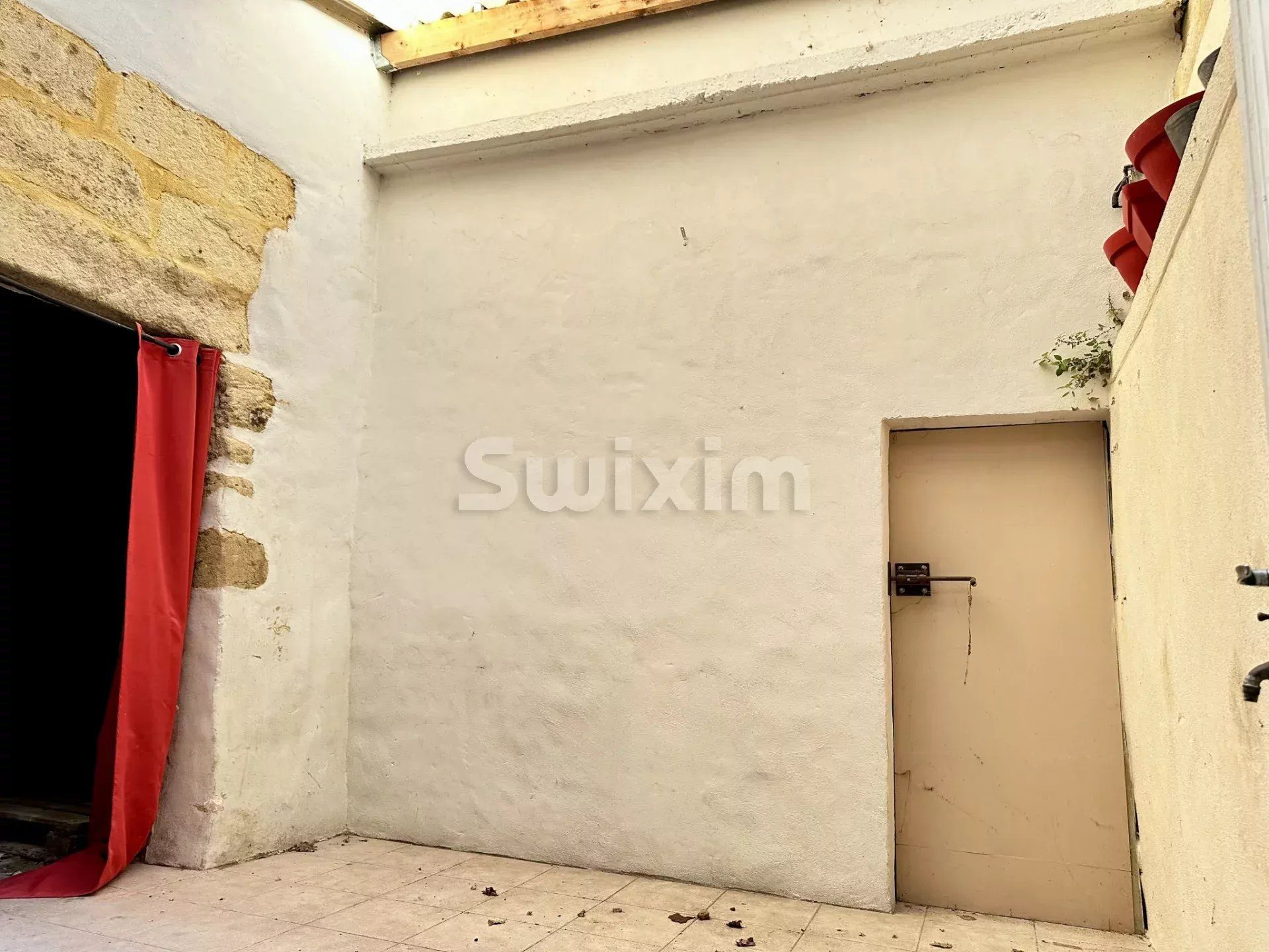 comercial local para venda sobre Uzès (30700)