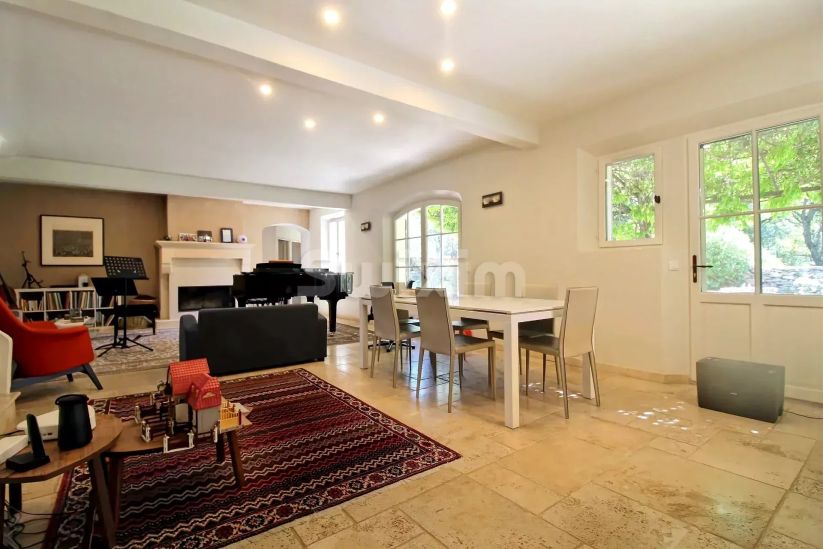 mas 9 Rooms for sale on Grignan (26230) Sale Mas Grignan 9 Rooms 200 m²