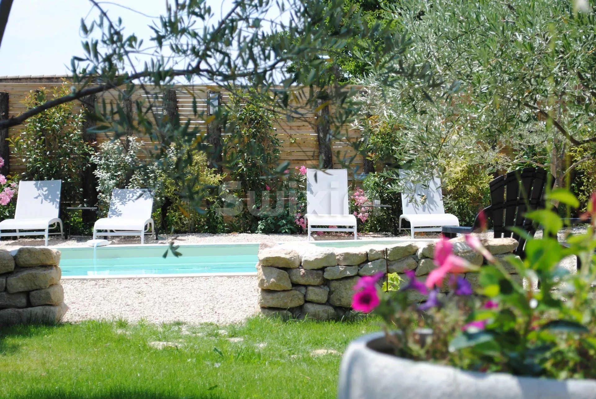 casa 12 Quartos para venda sobre Vacqueyras (84190)