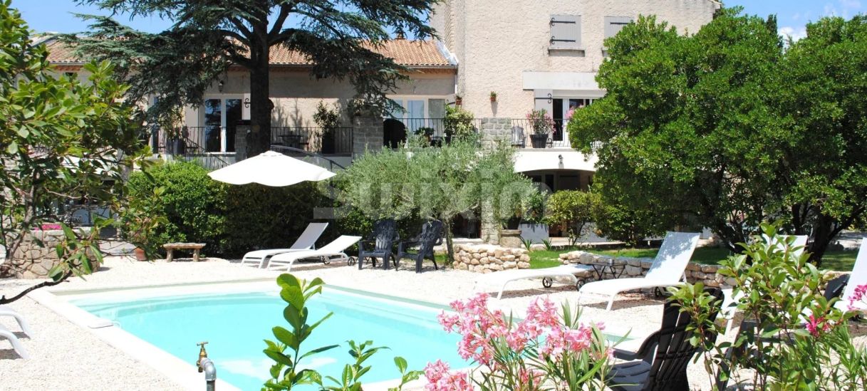 Vente Maison Vacqueyras 12 Pièces 350 m²