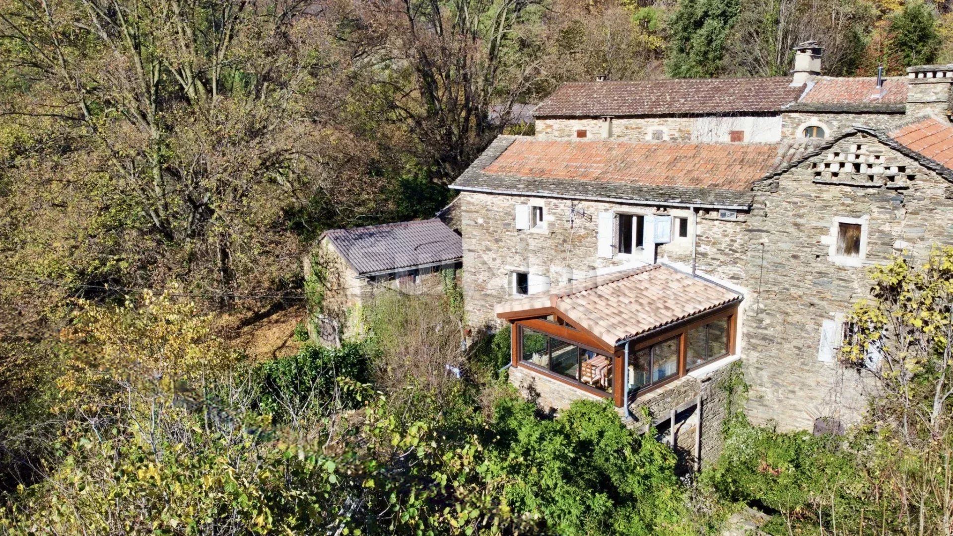 mas 4 Quartos para venda sobre Sainte-Cécile-d'Andorge (30110)