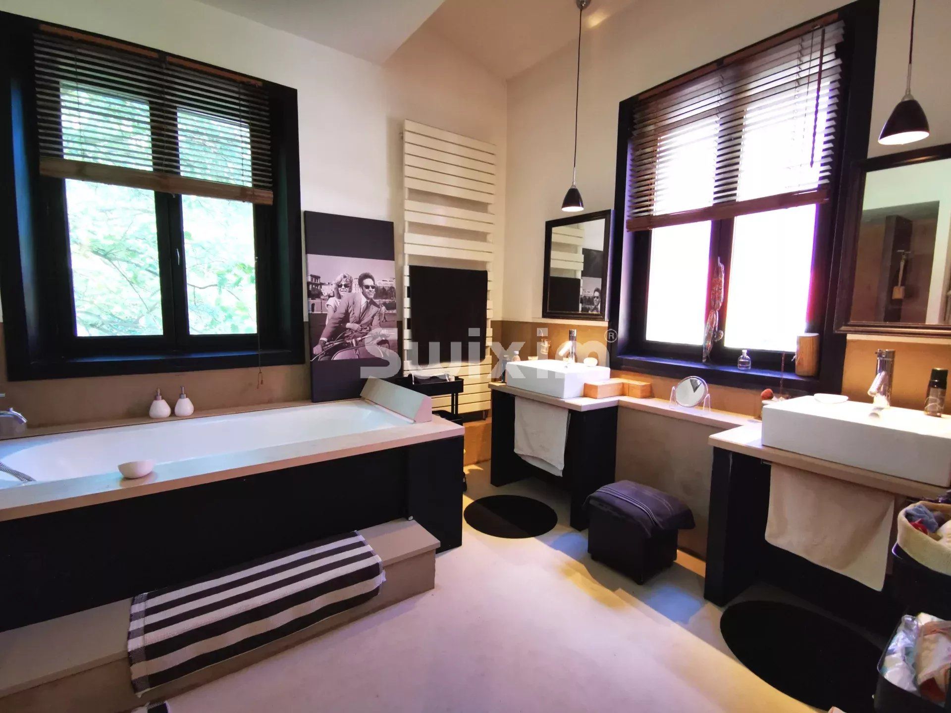 house 8 Rooms for sale on La Bégude-de-Mazenc (26160)